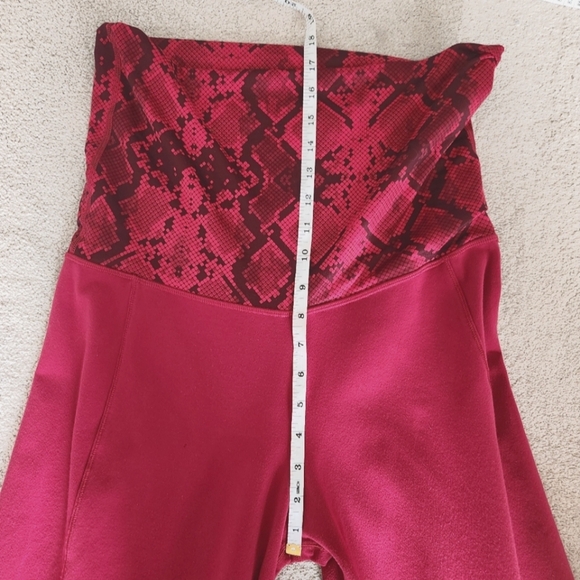 Lululemon Stillness Red Pants Wide Baggy Joggers Sweats Roll Down Waist Size 8 - Picture 9 of 16